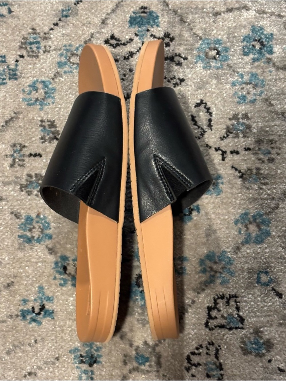 Reef Woman’s Classic Slide Sandals in Black and Tan - Picture 2 of 5